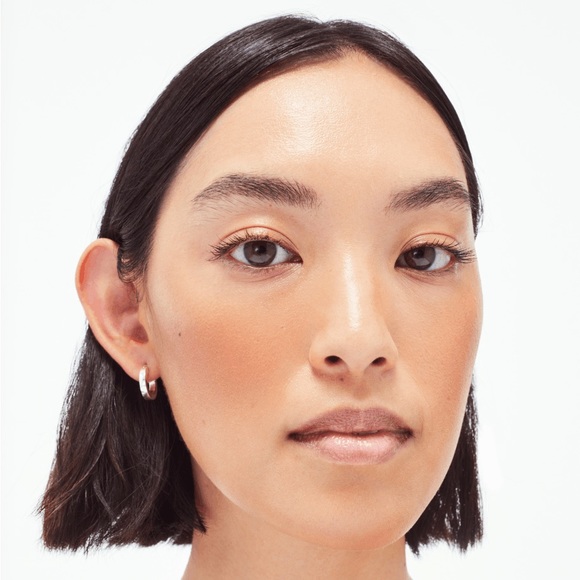 Glossier Solar Paint Luminous Bronzer Crème in Ray, 0.5 fl. Oz. / 13 mL. - Picture 14 of 16